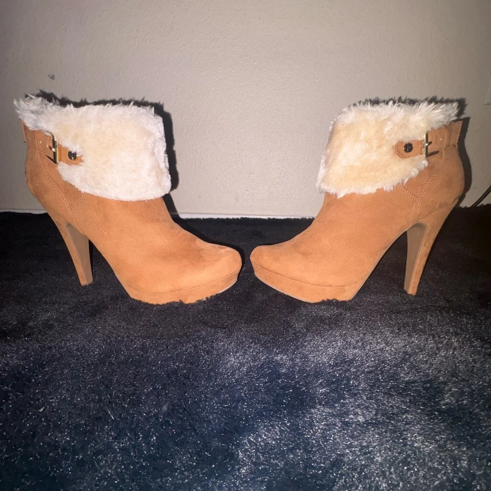 Women's Tan Ankle Boots with Faux Fur Trim - Picture 6 of 16